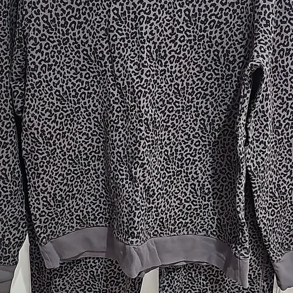 J. Crew Size Medium Leopard Print Sweatshirt and Sweatpants Bundle - like new - Picture 3 of 11